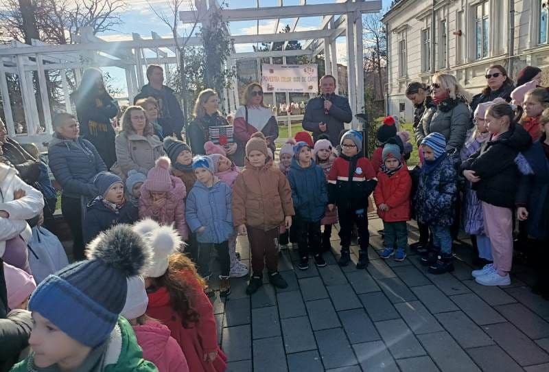 „Povestea celor 1000 de cărți - O bibliotecă magică” proiect lansat de Școala „Ștefan cel Mare” și Grădinița „Albă ca Zăpada” - FOTO
