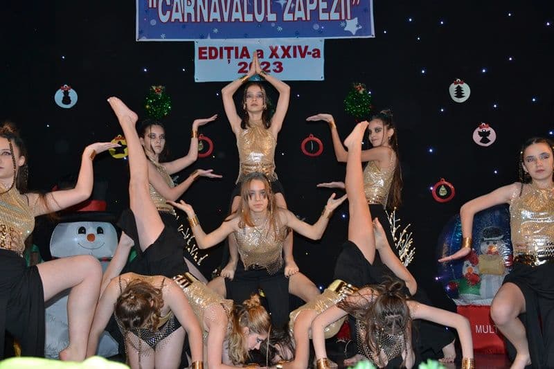 „Carnavalul Zăpezii” 2023 – prima seară de spectacol - FOTO