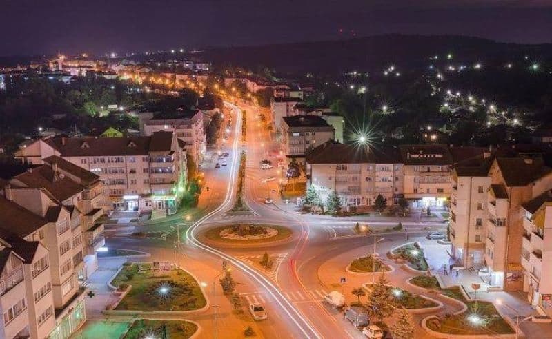 Municipiul Dorohoi va avea un sistem modern de iluminat stradal. A fost semnat contractul de finanțare