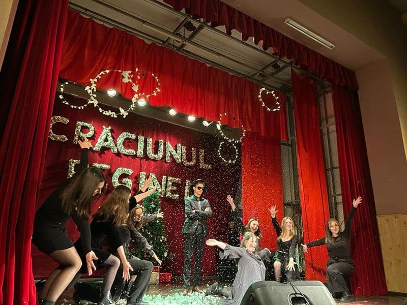 Crăciunul Reginei - Spiritul sărbătorilor de iarnă transmis prin vocile reginiștilor – FOTO