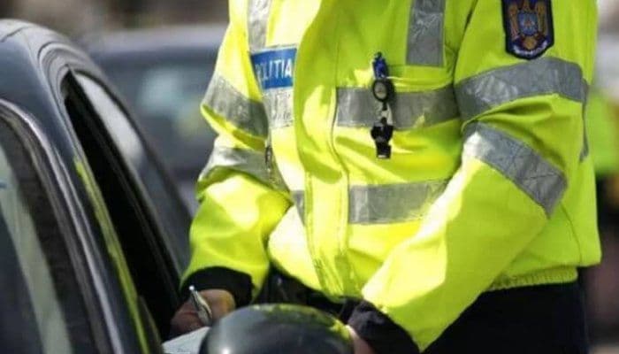 Tânăr depistat de polițiști la volanul unui autoturism deși nu avea permis
