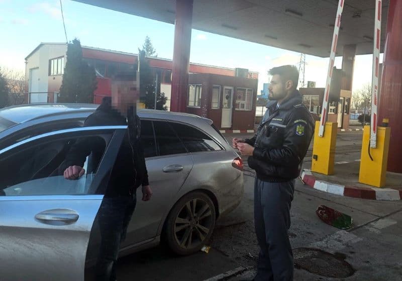 Permis de conducere fals, obținut cu 500 de euro
