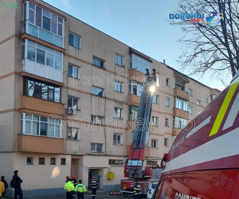Femeie din Dorohoi rămasă blocată în propriul apartament. Pompierii au intervenit cu autoscara