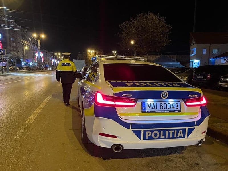 Zeci de articole pirotehnice confiscate de polițiștii botoșăneni într-o acțiune de amploare desfășurată în județ - FOTO