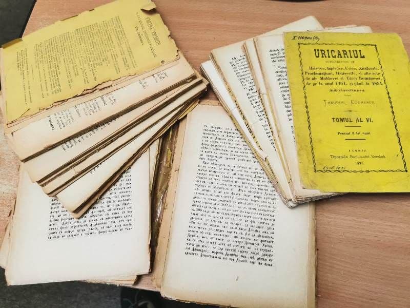 Carte rara care necesita restaurare