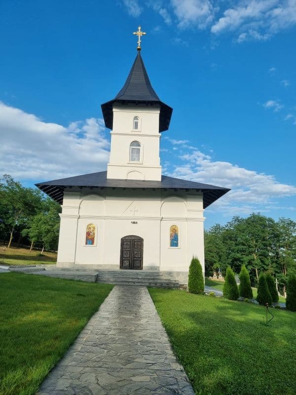 Biserica (12)
