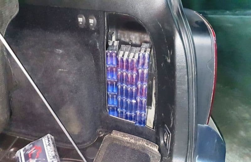 igări de contrabandă ascunse în autoturism, depistate la trecerea frontierei