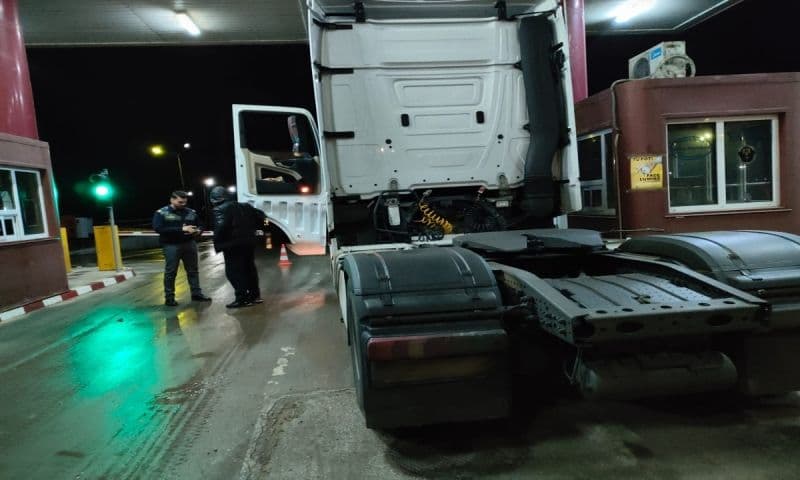 Camion fără drept de circulație pe drumurile publice3