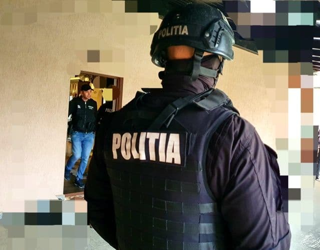 perchezitii 16