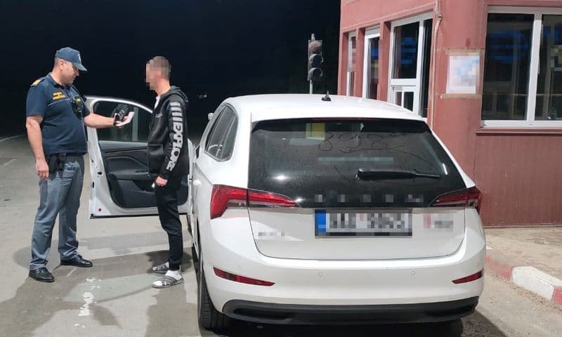 Auto (2)