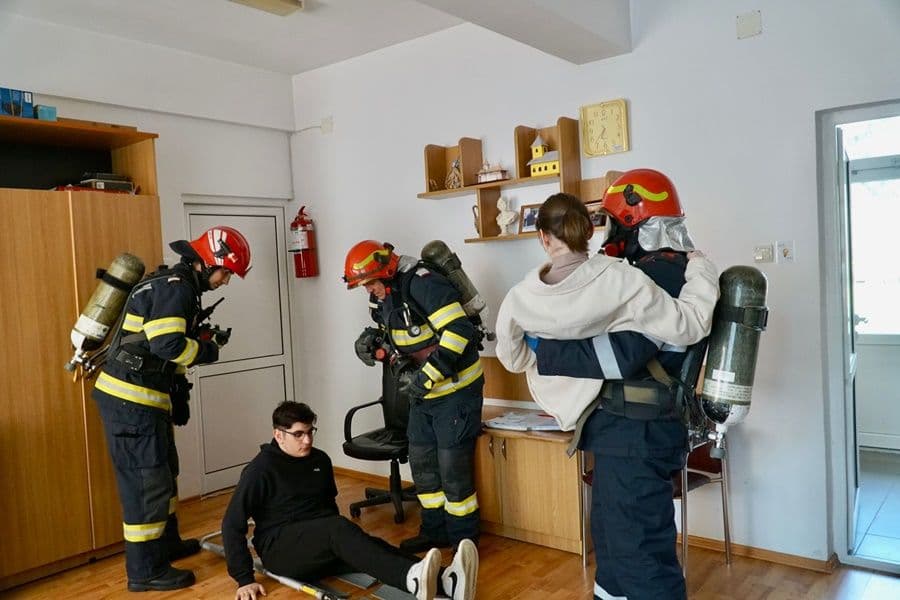 exercitiu incendiu 12