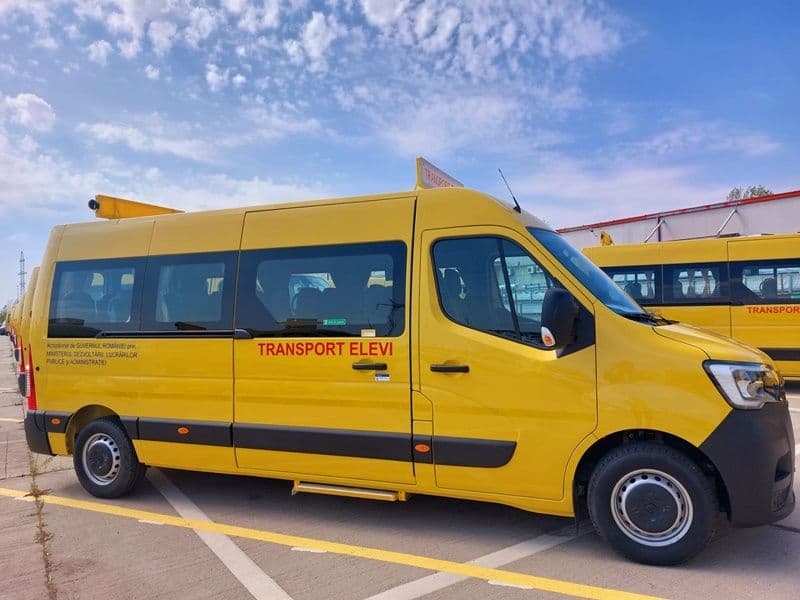 transport elevi