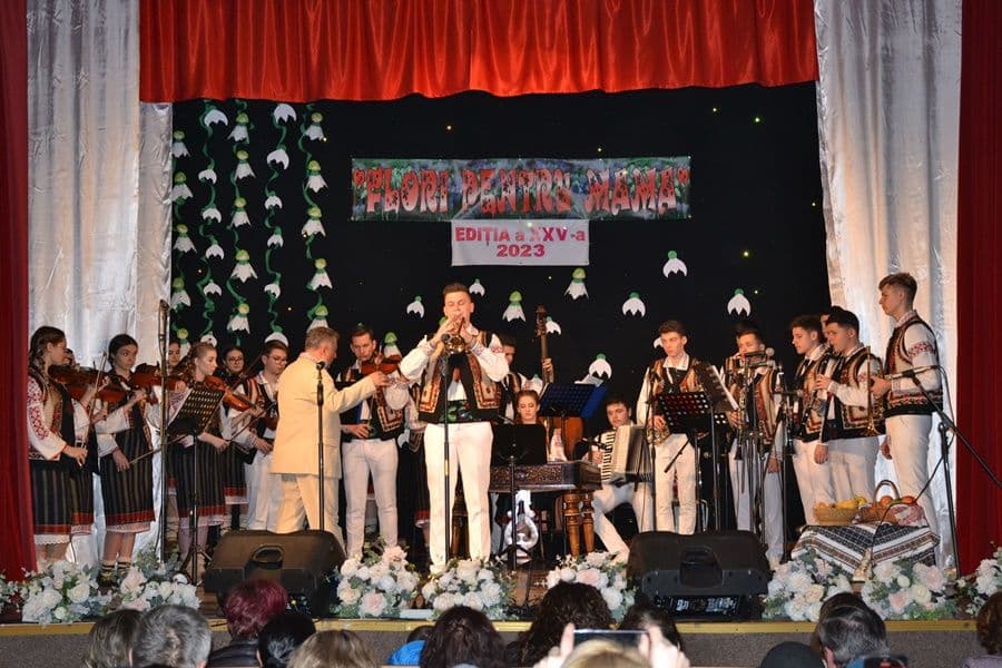 Flori pentru mama_prima seara_015