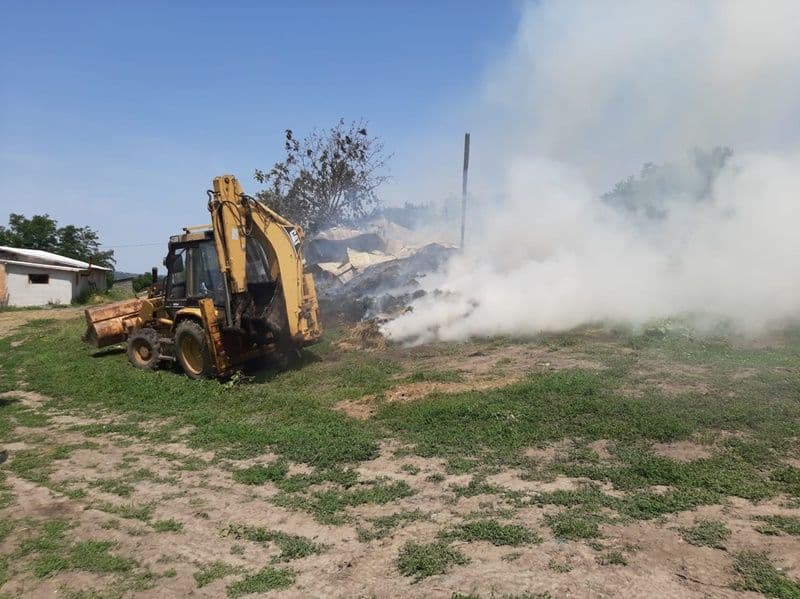 Incendiu furaje Plevna_06