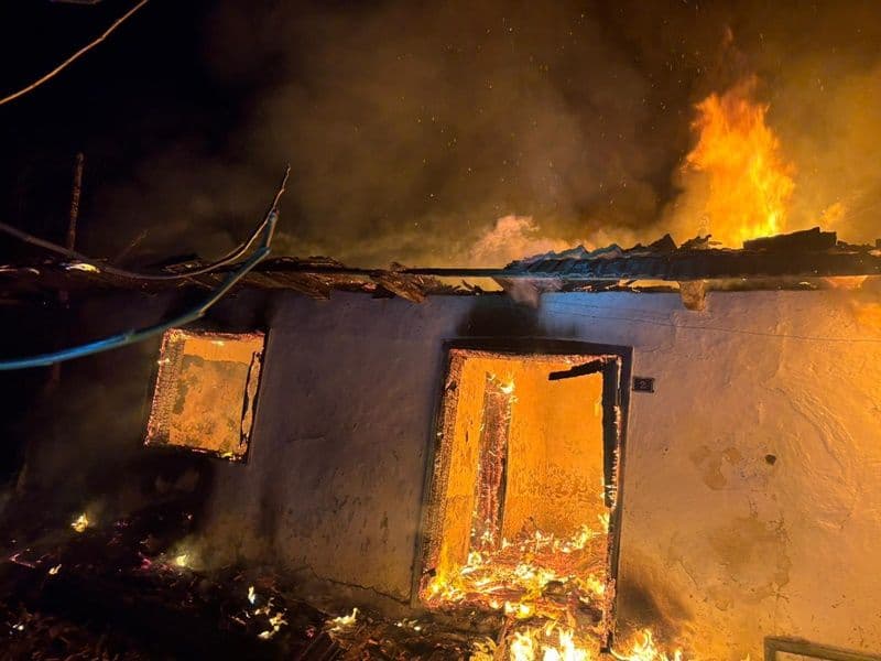 O femeie din Corlăteni și-a pierdut viața într-un incendiu izbucnit în noaptea dintre ani - FOTO