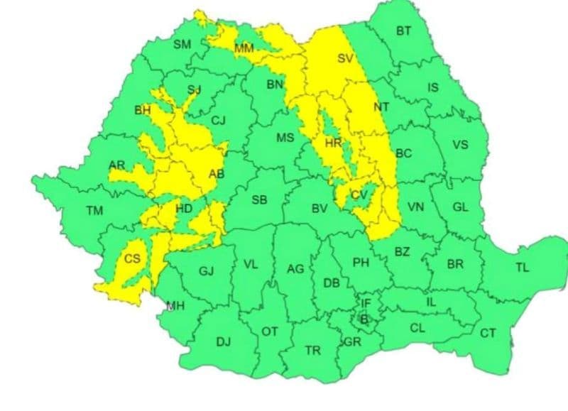 Atenție, șoferi! Este cod galben de ninsori și viscol în zona de munte a Moldovei!