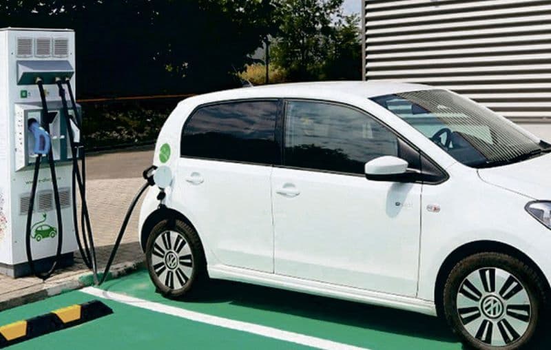 OMV Petrom va cumpăra Renovatio, cea mai mare rețea de încărcare a mașinilor electrice din România