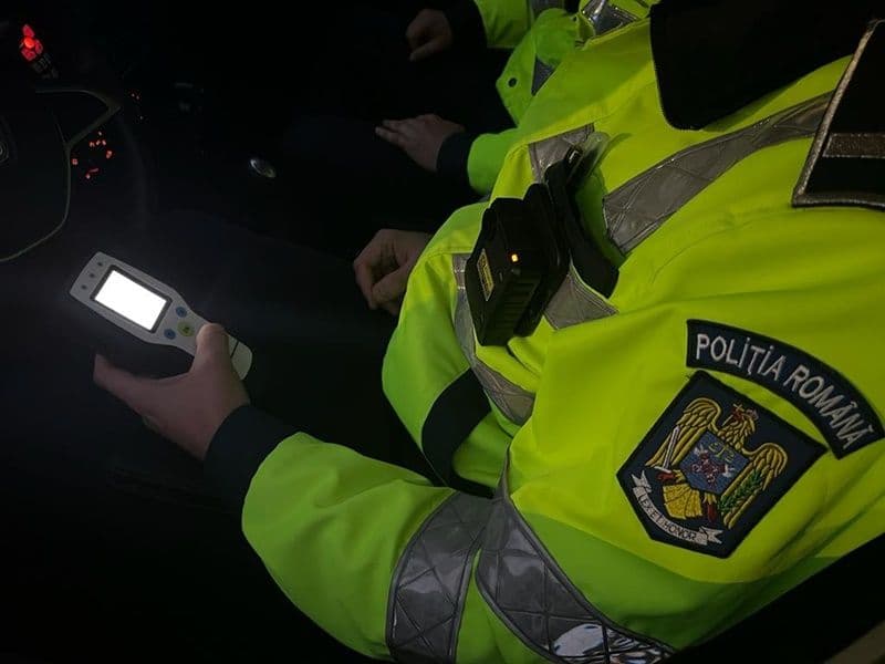 Trei șoferi au ieșit la plimbare cu mașina deși se aflau sub influența băuturilor alcoolice