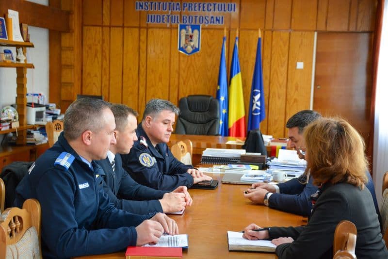 Ședință a prefectului cu șefii instituțiilor subordonate MAI. Vor fi accentuate controalele privind respectarea condițiilor de securitate la incendiu