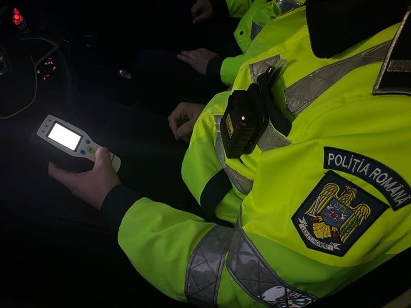 Un botoșănean a fost reținut de polițiști după ce, fiind băut, a făcut două accidente și apoi a fugit de la locul faptei