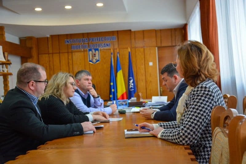 Ședință la Prefectură pentru pregătirea proceselor electorale din județul Botoșani – FOTO