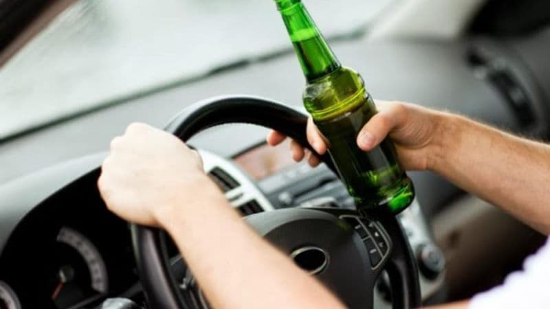 Tânăr și neliniștit! Polițiștii l-au prins la volan, băut și cu permisul suspendat