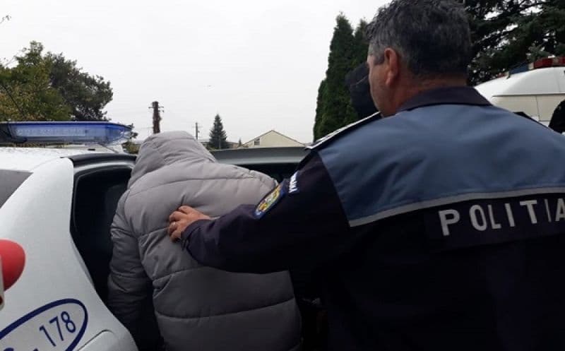 Tânăr arestat preventiv pentru infracțiuni de furt
