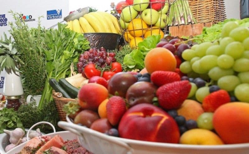 Alimente și vitamine care te fac să arăți mai tânără
