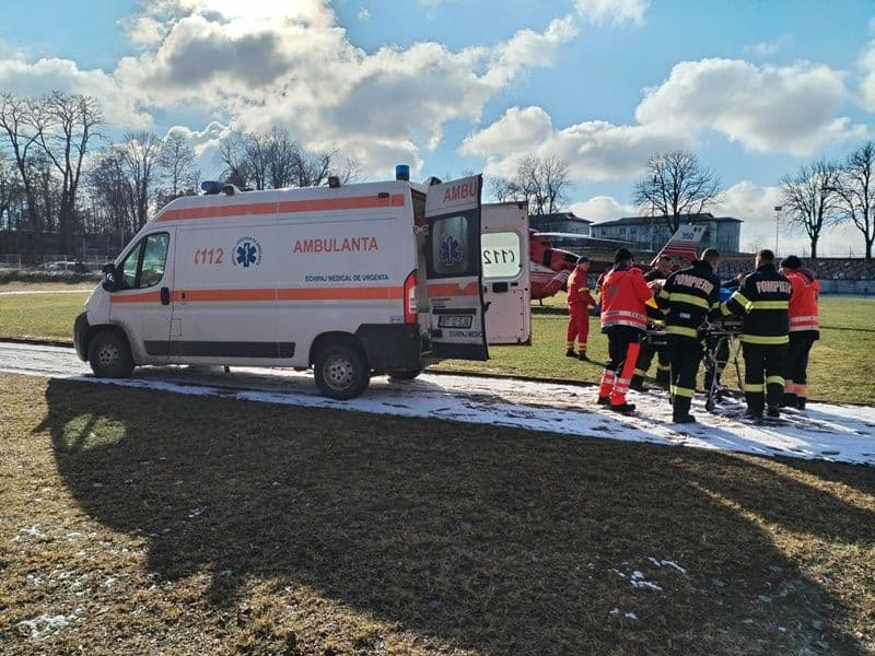 Bărbat din Dorohoi preluat de urgență de elicopterul SMURD - FOTO