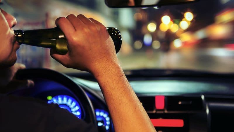 Șoferi prinși de polițiști după ce s-au urcat băuți la volan. Unul dintre ei avea peste 1 mg/l alcool pur în aerul expirat