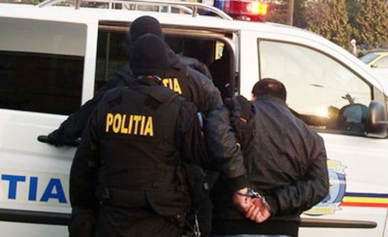 Condamnat pentru furt calificat, săltat de polițiști și escortat la Penitenciarul Botoșani