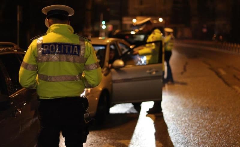 Acțiune cu efective mărite, la Dorohoi. Au fost verificate 3 localuri publice și peste 50 de persoane