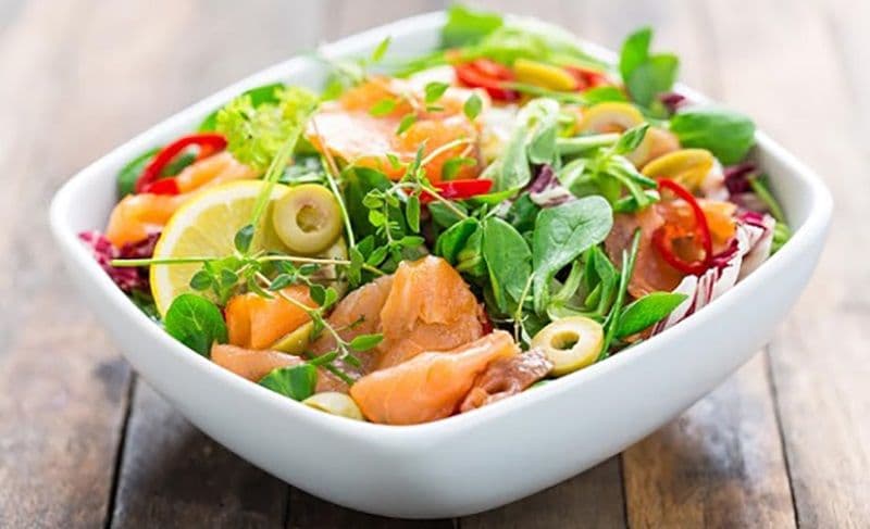 Salată de somon