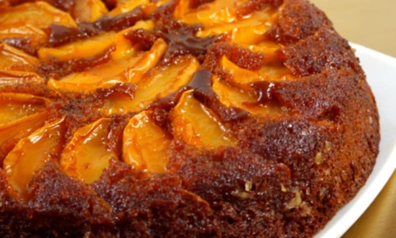Tort cu mere caramelizate