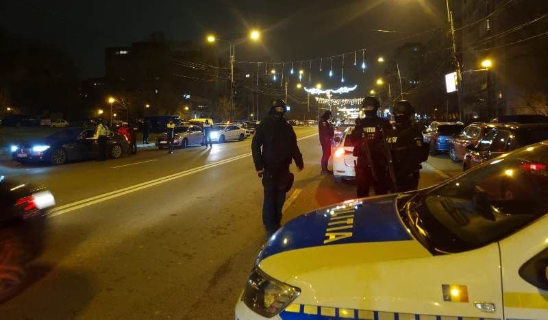 Acţiunea Blocada a poliţiştilor botoșăneni. Amenzi de 160.000 de lei și 15 permise de conducere reținute
