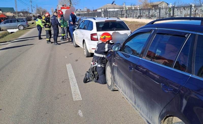 Cinci mașini implicate într-un accident rutier în urmă cu puțin timp - FOTO