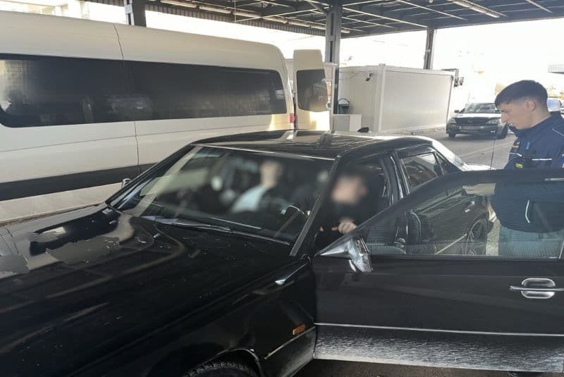Poliță de asigurare obligatorie, falsă, descoperită la controlul de frontieră