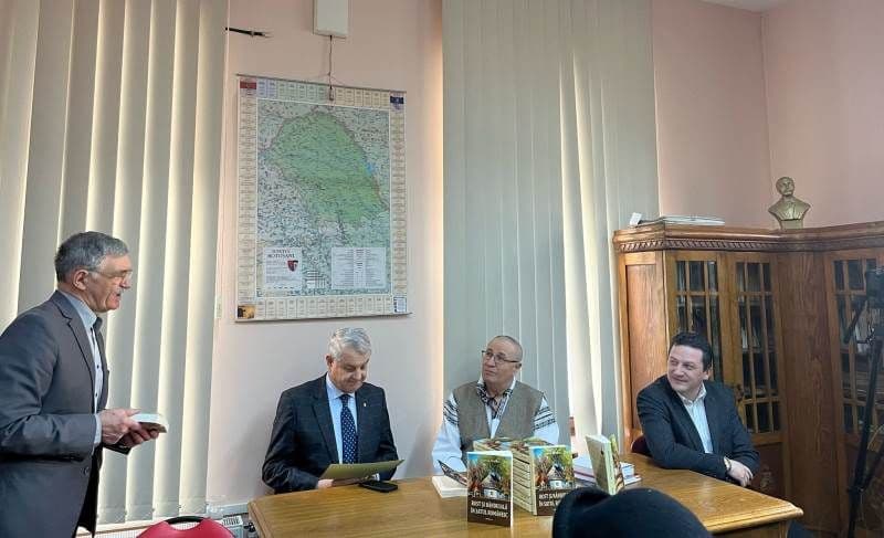 Lansare de carte la Biblioteca Municipală „Rost și rânduială în satul românesc” - FOTO