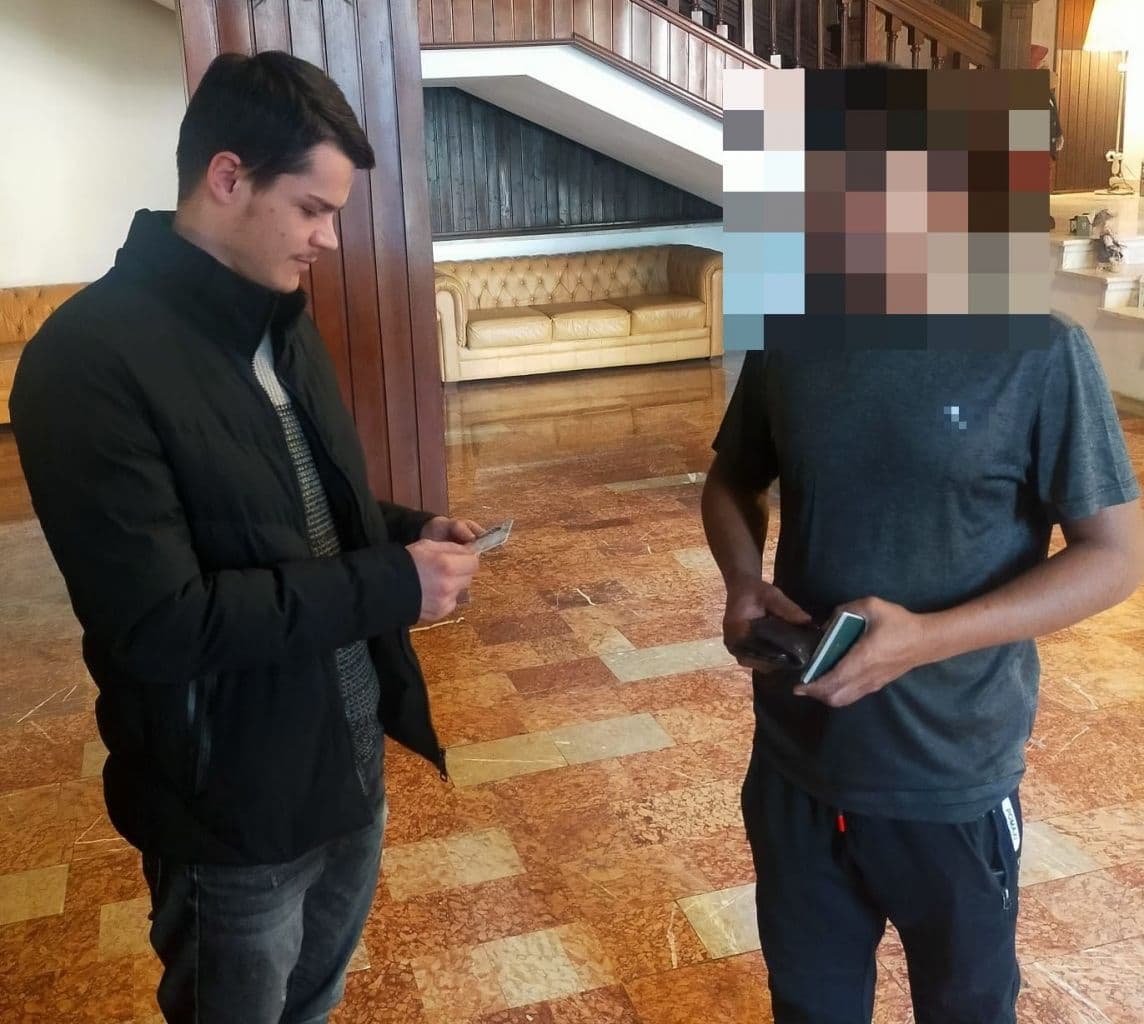 Cetățeni din Algeria, China, Georgia și Turcia, care muncesc în Dorohoi, verificați de polițiștii de imigrări din Botoșani