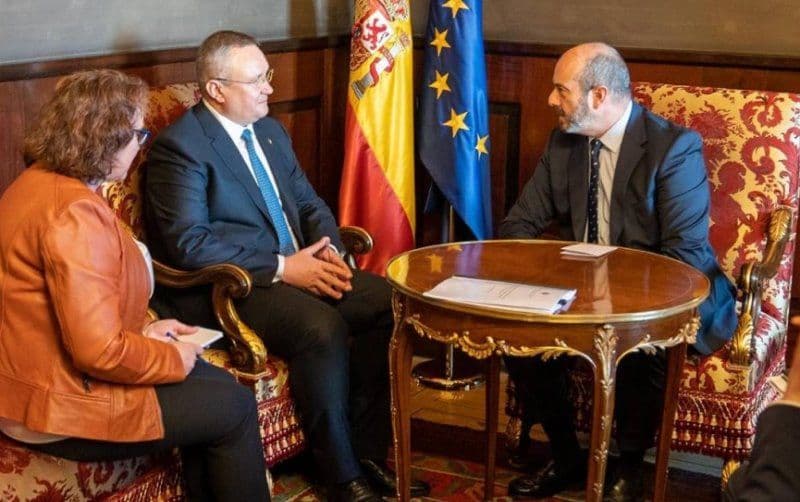 Ciucă, anunț important pentru românii din Spania: Începând din acest an pot avea dublă cetăţenie 