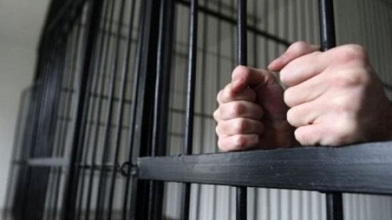 Un tânăr de 25 de ani din Botoșani a fost acuzat de polițiști de evadare, fiind plasat în arest preventiv
