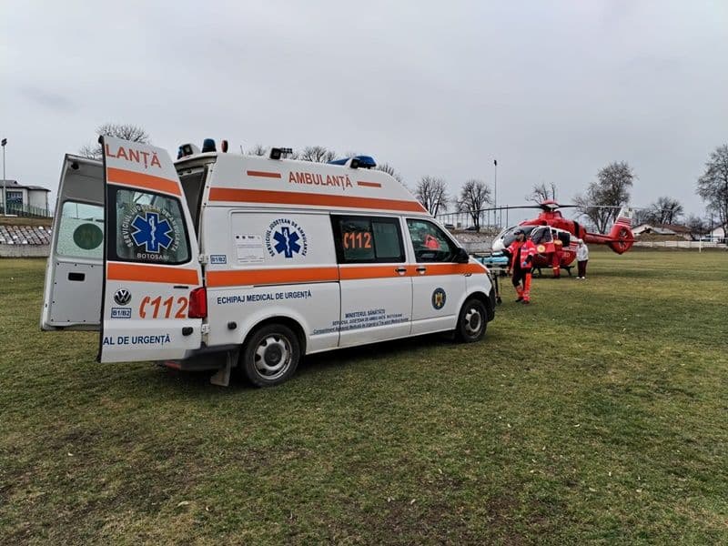Bărbat din Brăești preluat de urgență de elicopterul SMURD de la Dorohoi - FOTO