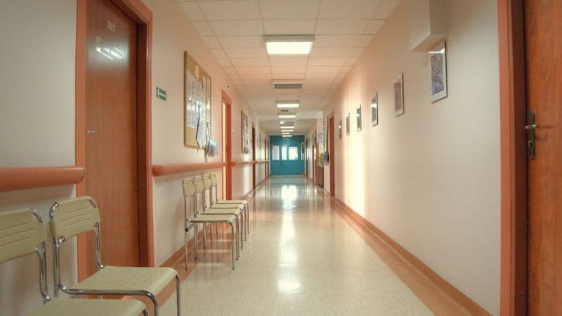 Spitalul Județean Suceava este bun de plată. Trebuie să achite despăgubiri de 800.000 de euro pentru moartea unui bebeluș