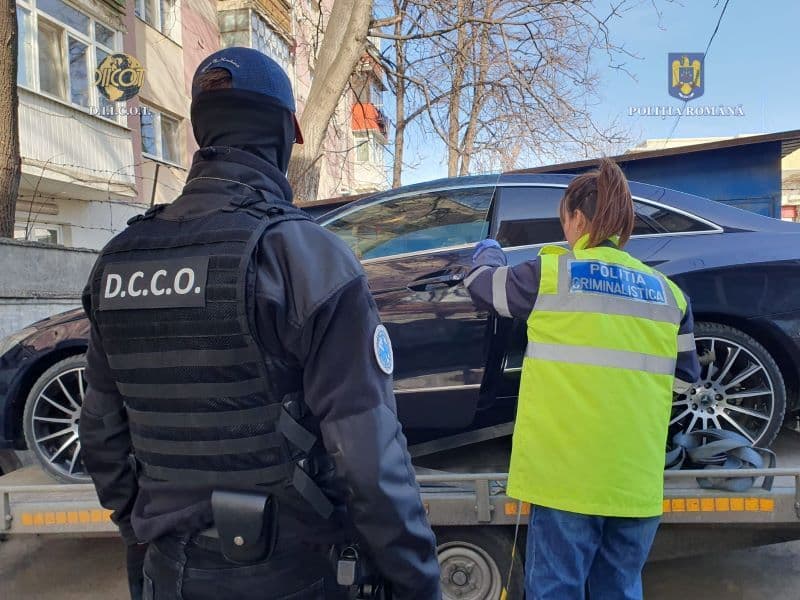 Captură de 10 kilograme de droguri descoperită de polițiști și procurori la Botoșani - FOTO