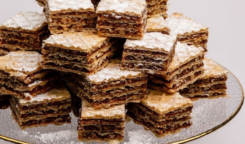 Napolitane cu nuci