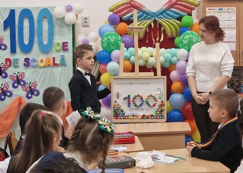 100 de zile de școală-100 de motive de bucurie pentru elevii clasei pregătitoare A Step by Step de la Școala „Al. I. Cuza” Dorohoi - FOTO