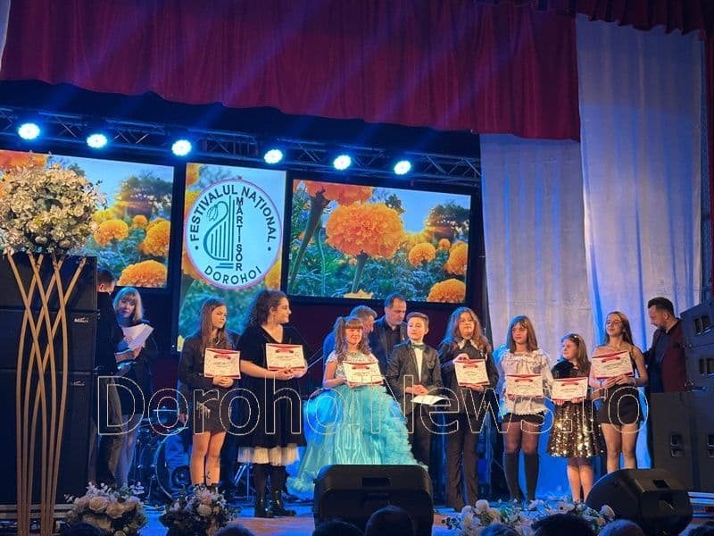 Festivalul Național de Muzică Ușoară „Mărțișor Dorohoian” 2024: Gală plină de talente și emoții - FOTO