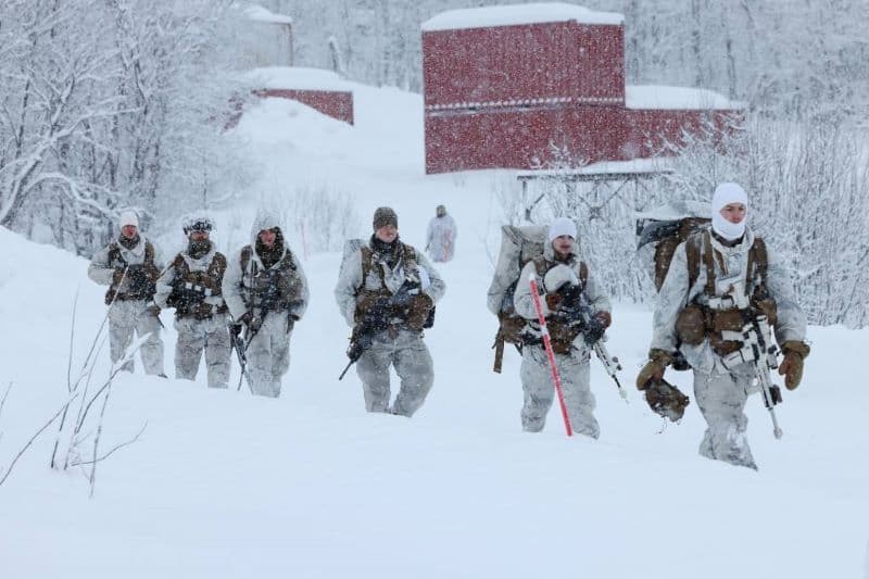 Aliații NATO vor desfășura un exercițiu cu 20.000 de militari din 13 țări. Exercițiul de apărare colectivă va avea loc în mediul nordic