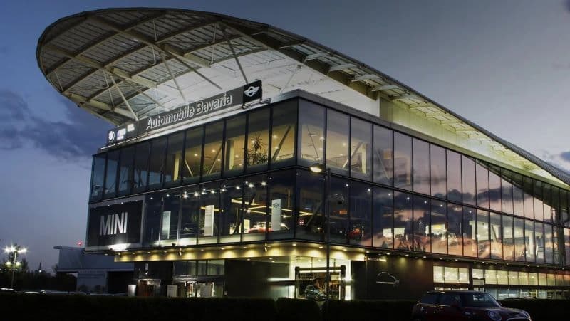 Compania germană BMW va construi un centru de software în România