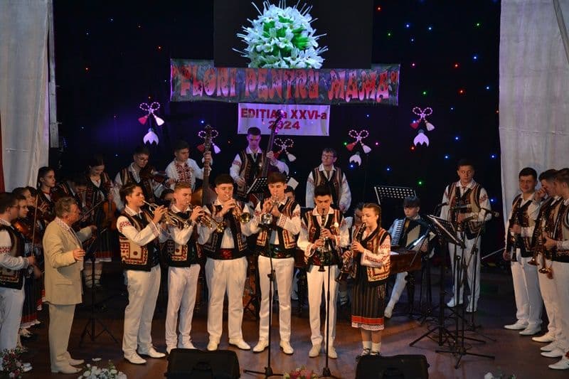 „Flori pentru Mama”, concert tradițional ajuns la ediția a XXVI-a - FOTO